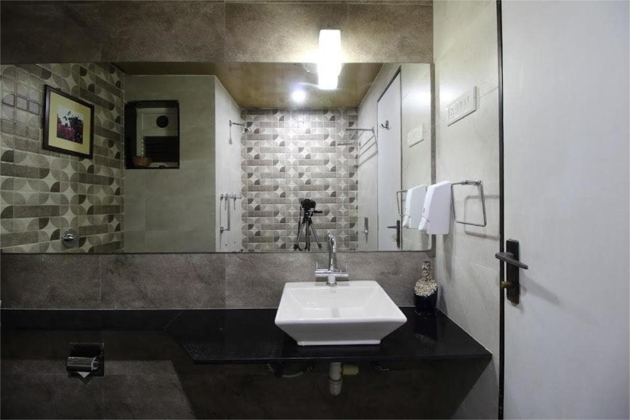 Hotel Sovereign Daman Ngoại thất bức ảnh